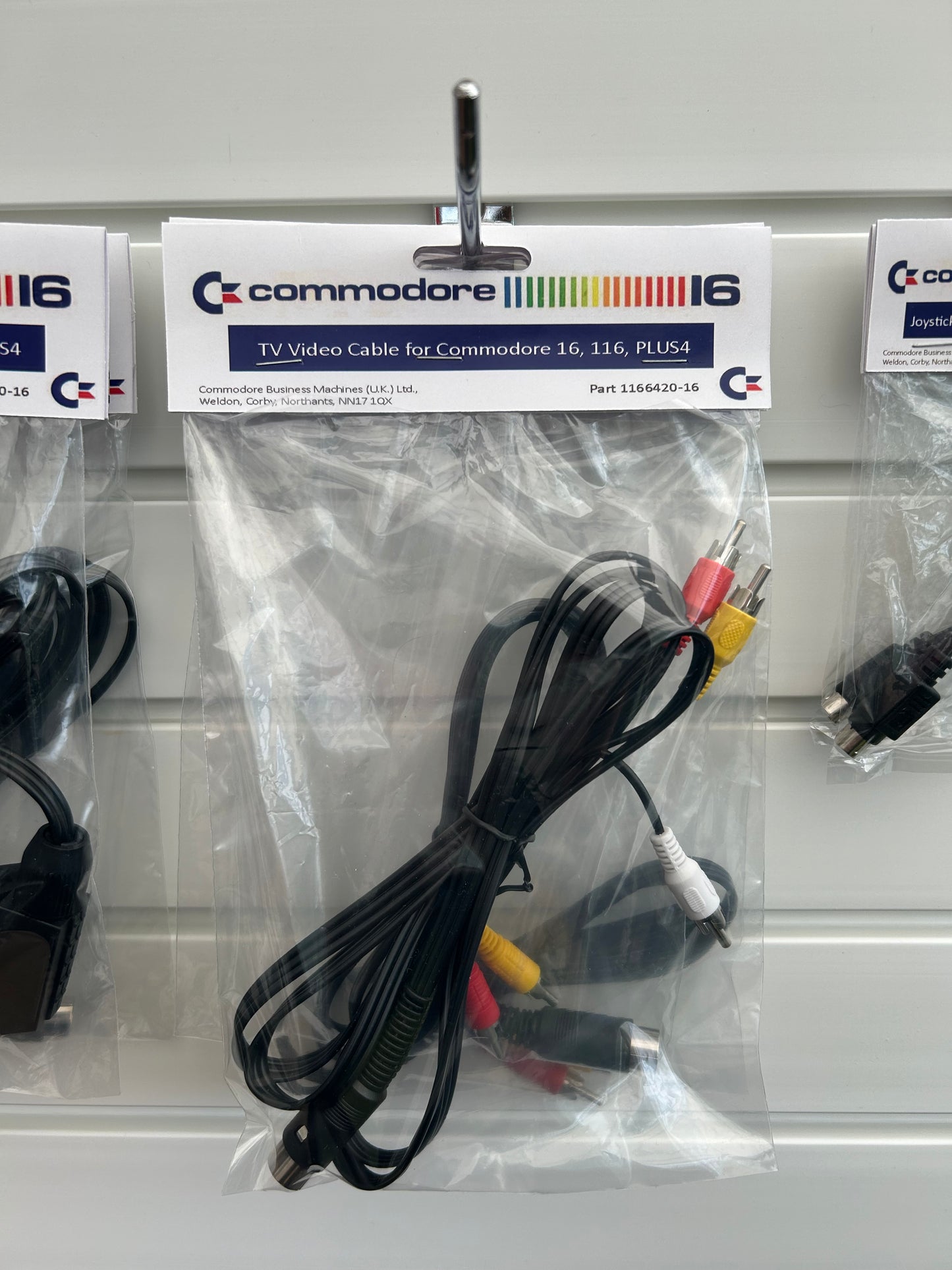 COMMODORE C16 16 116 C116 +4 PLUS 4 VIDEO TV A/V LEAD - COMPOSITE RETAIL PACKED (Copy)